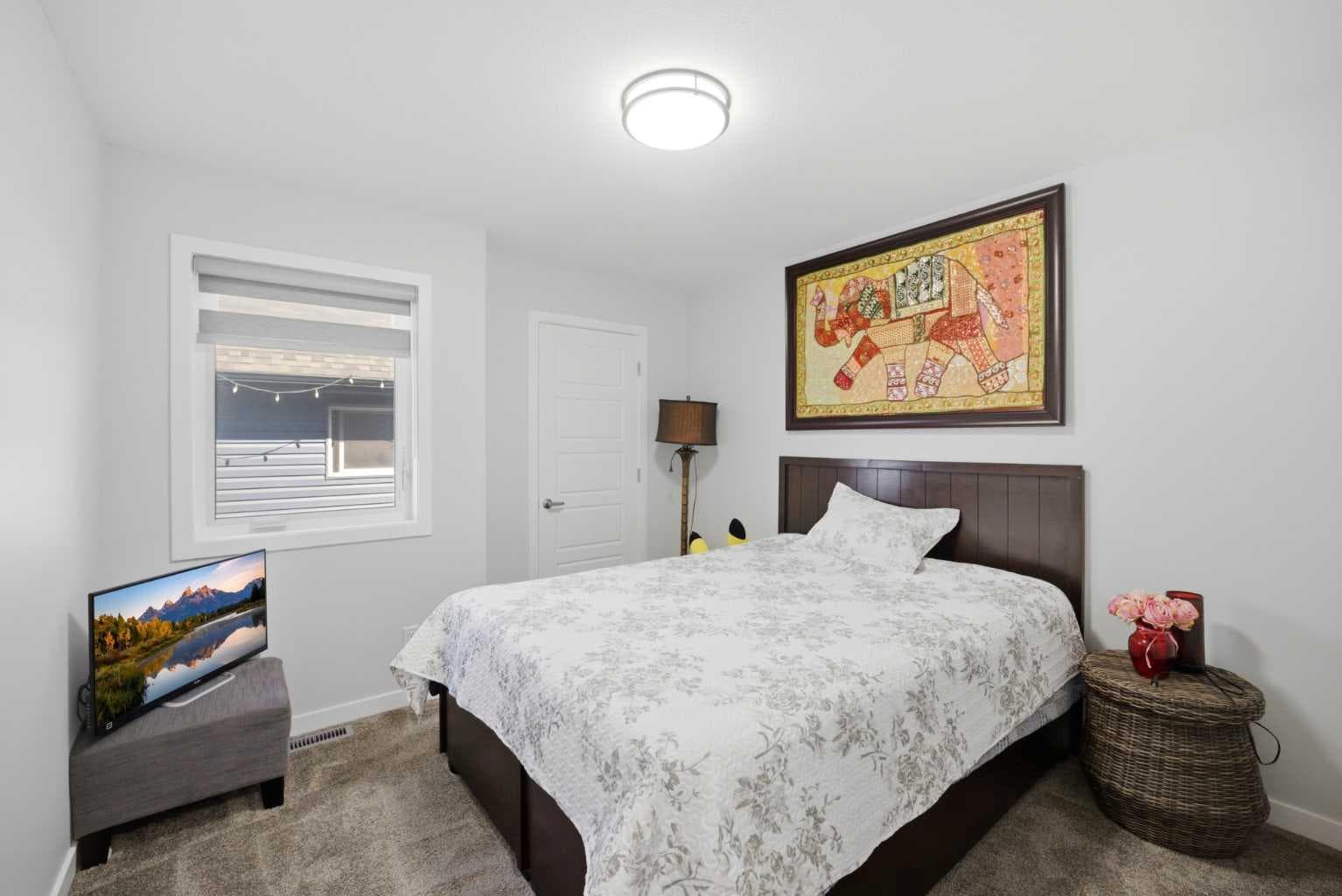 1153 Chinook Gate Bay SW