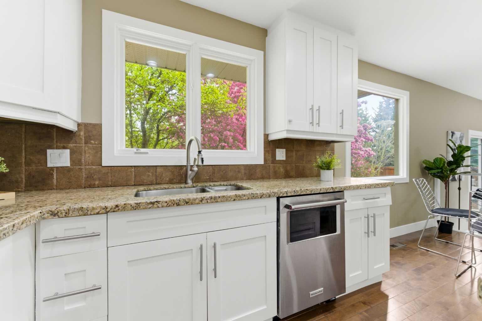 36 Varsity Estates Court NW