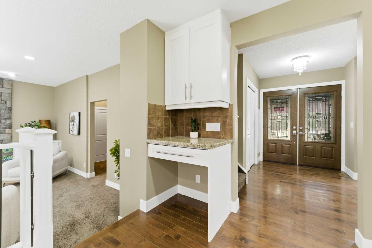 36 Varsity Estates Court NW