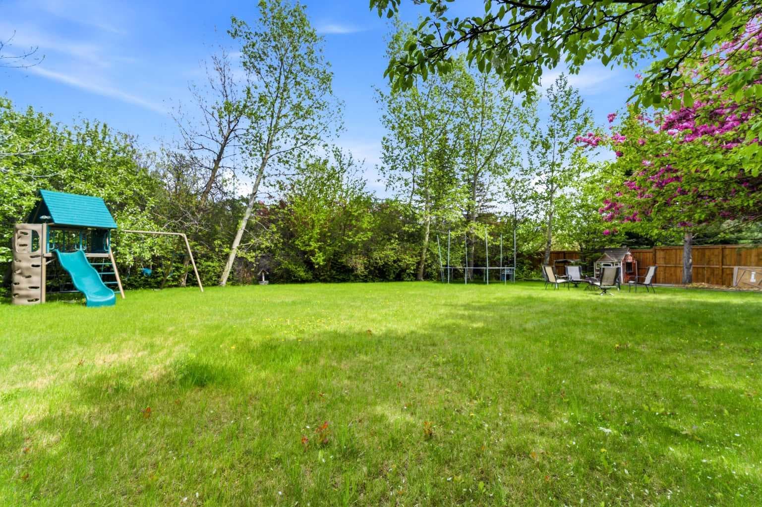 36 Varsity Estates Court NW