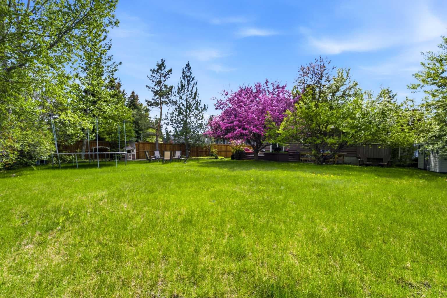36 Varsity Estates Court NW