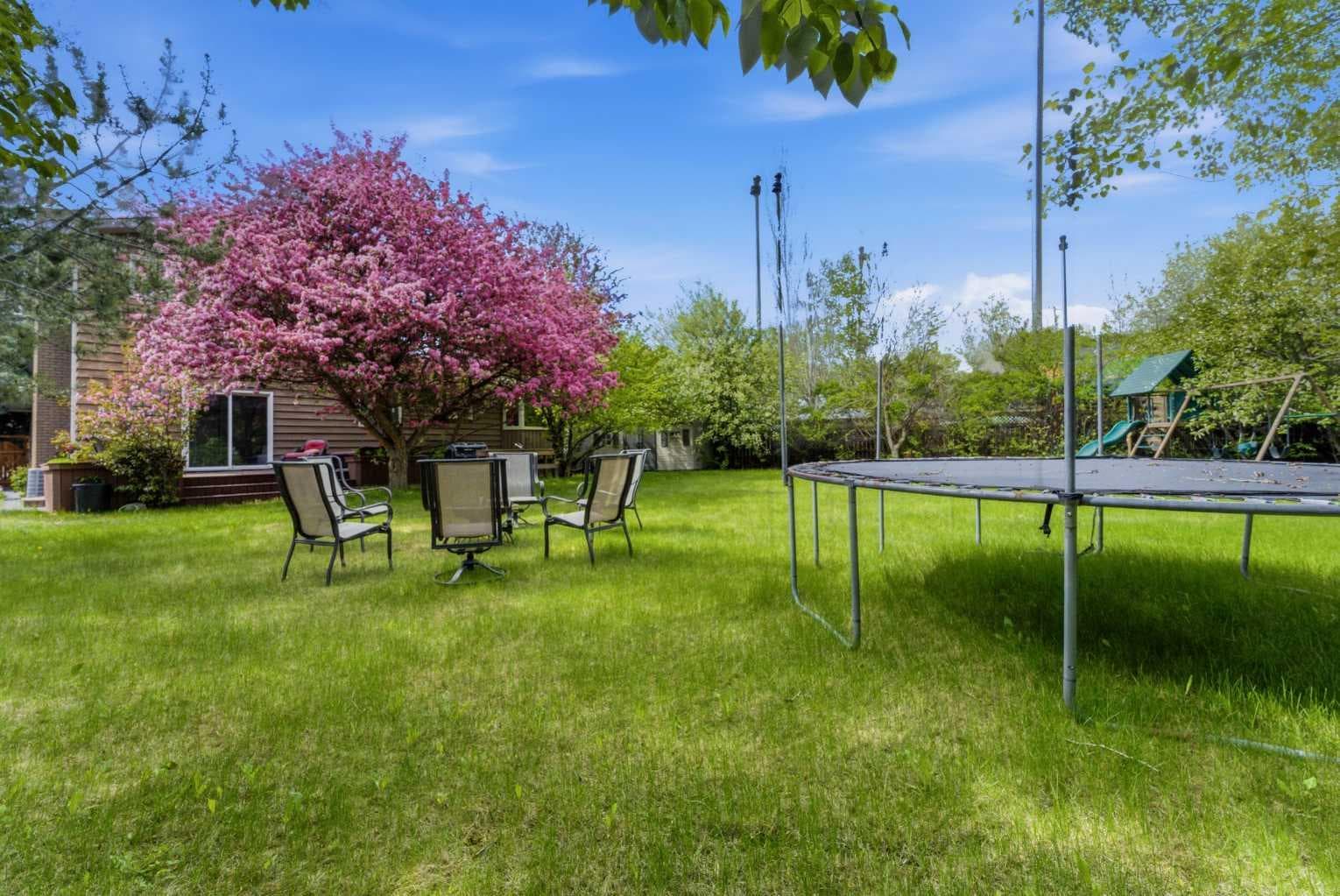 36 Varsity Estates Court NW