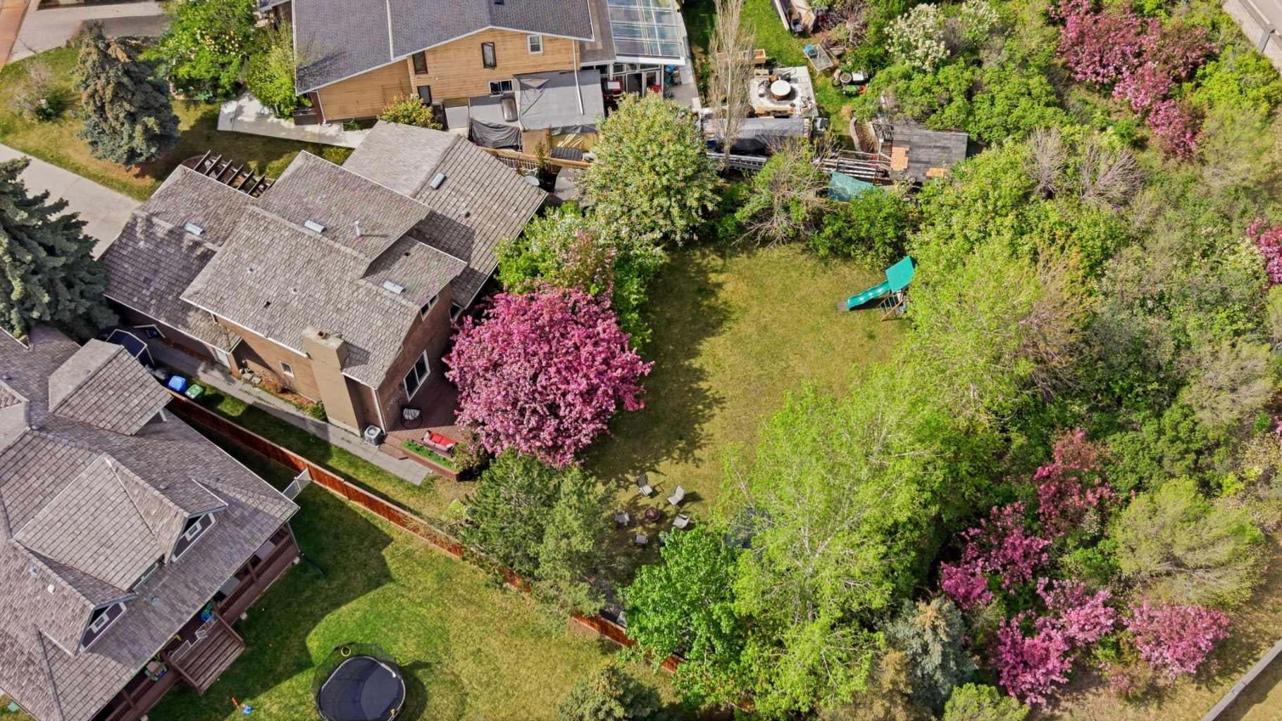 36 Varsity Estates Court NW