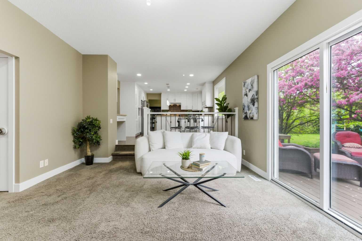 36 Varsity Estates Court NW