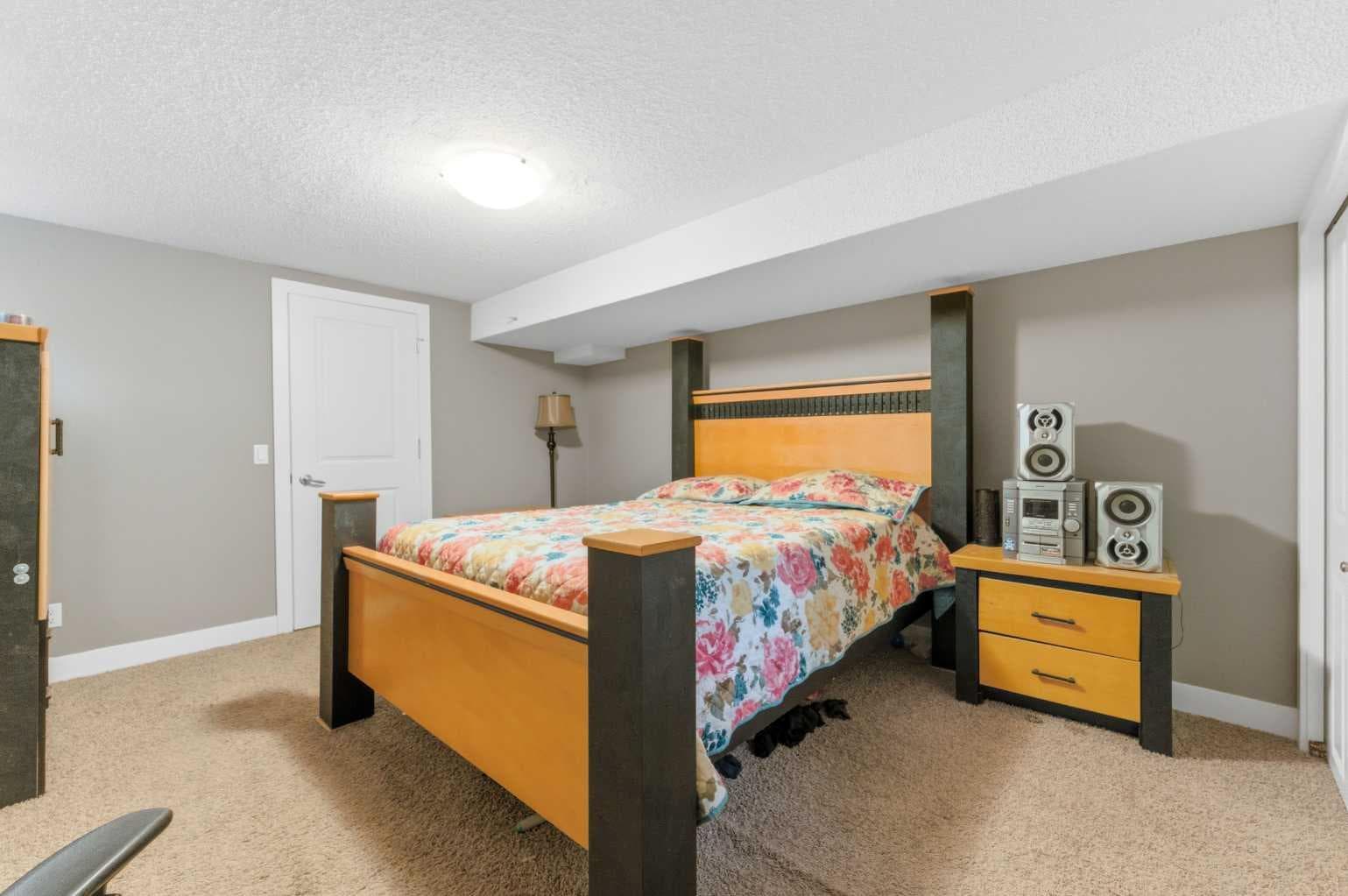 36 Varsity Estates Court NW