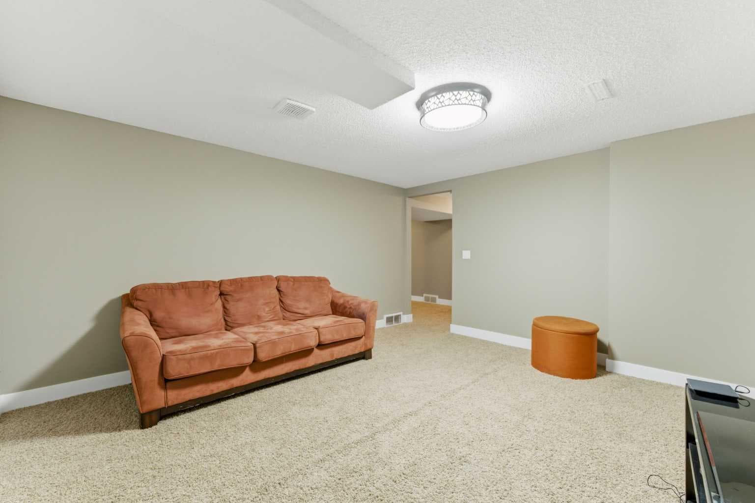 36 Varsity Estates Court NW