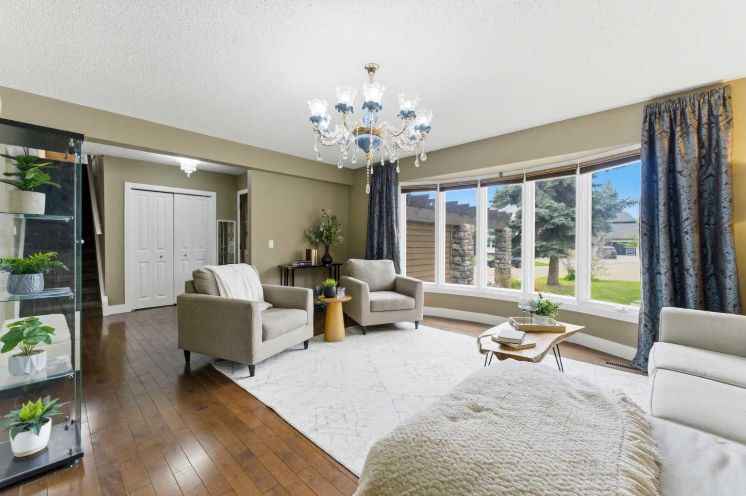 36 Varsity Estates Court NW