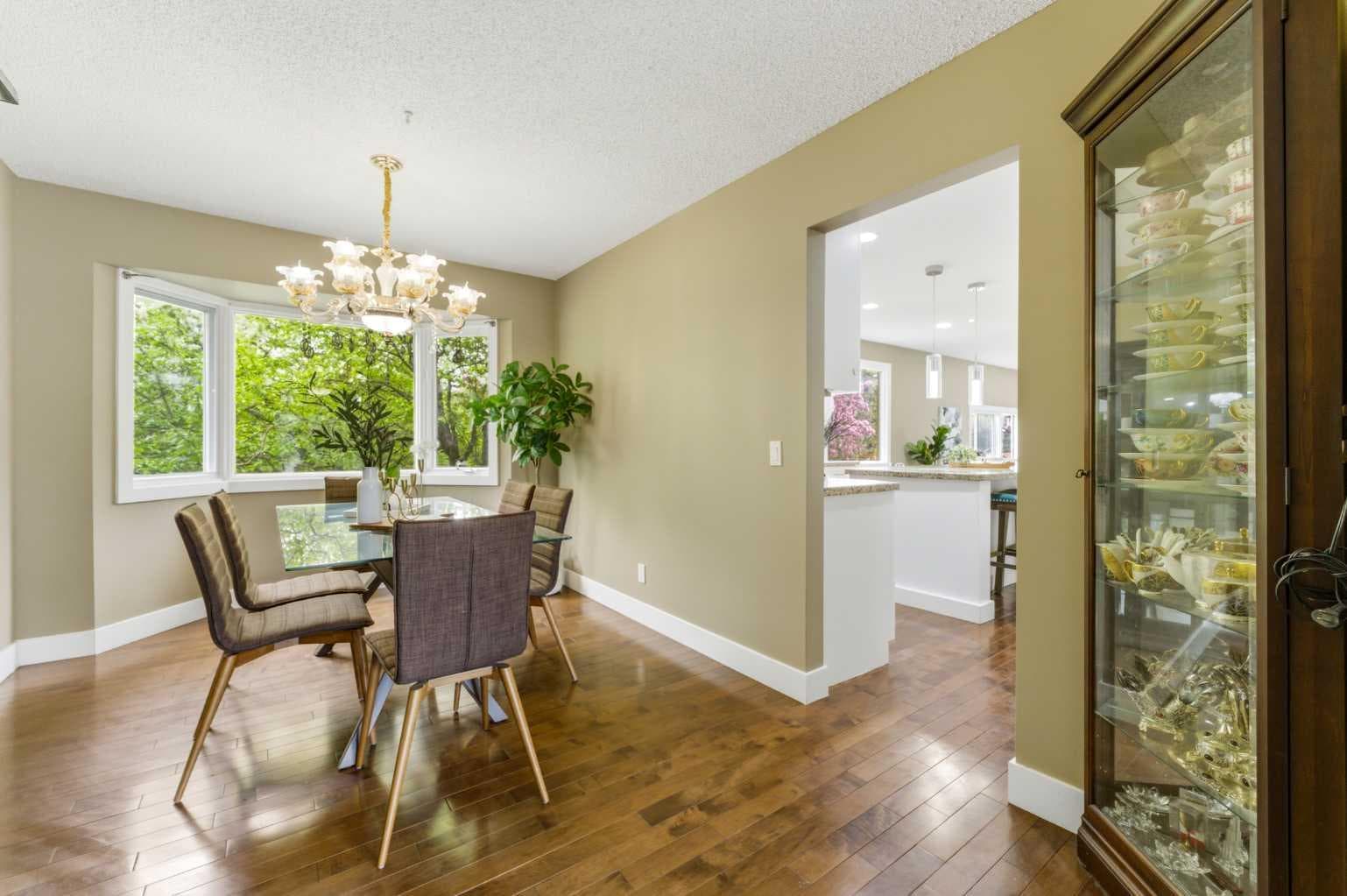 36 Varsity Estates Court NW
