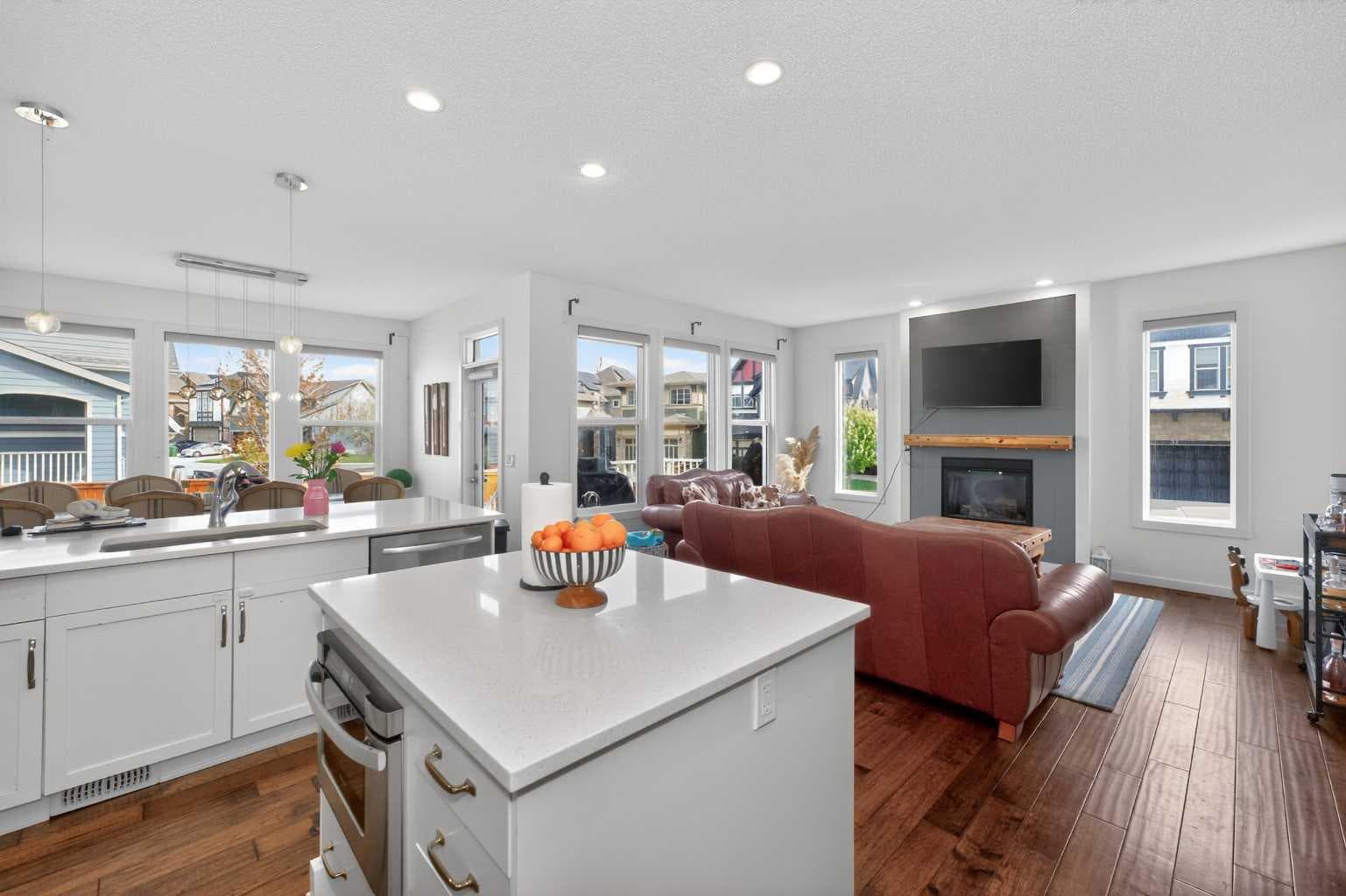 158 Masters Point SE