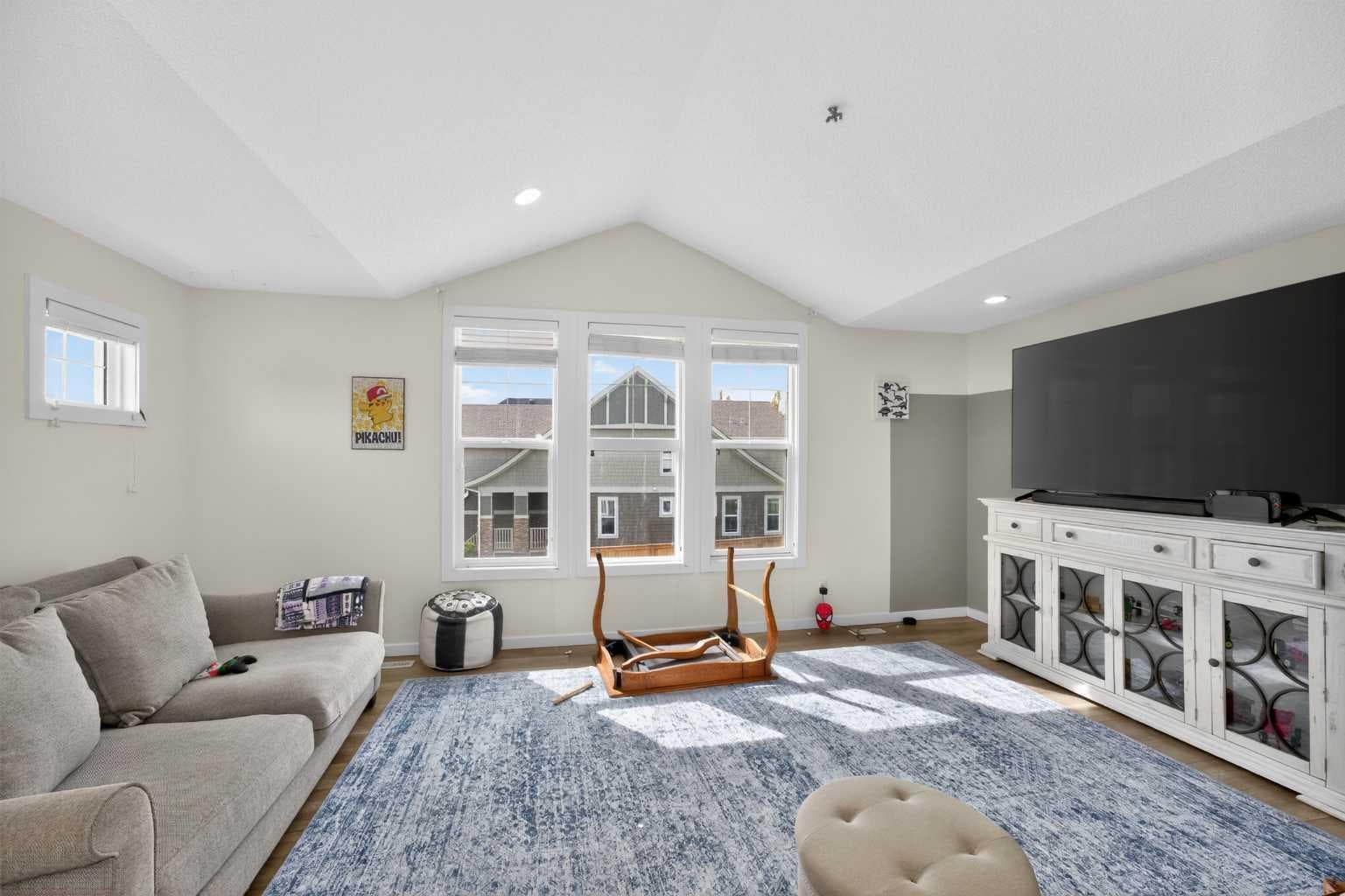158 Masters Point SE