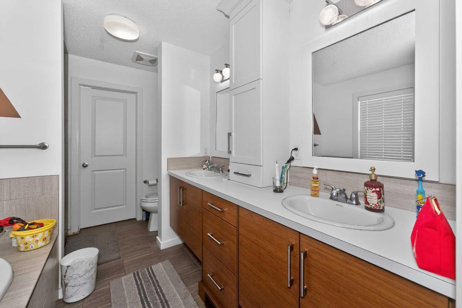 158 Masters Point SE