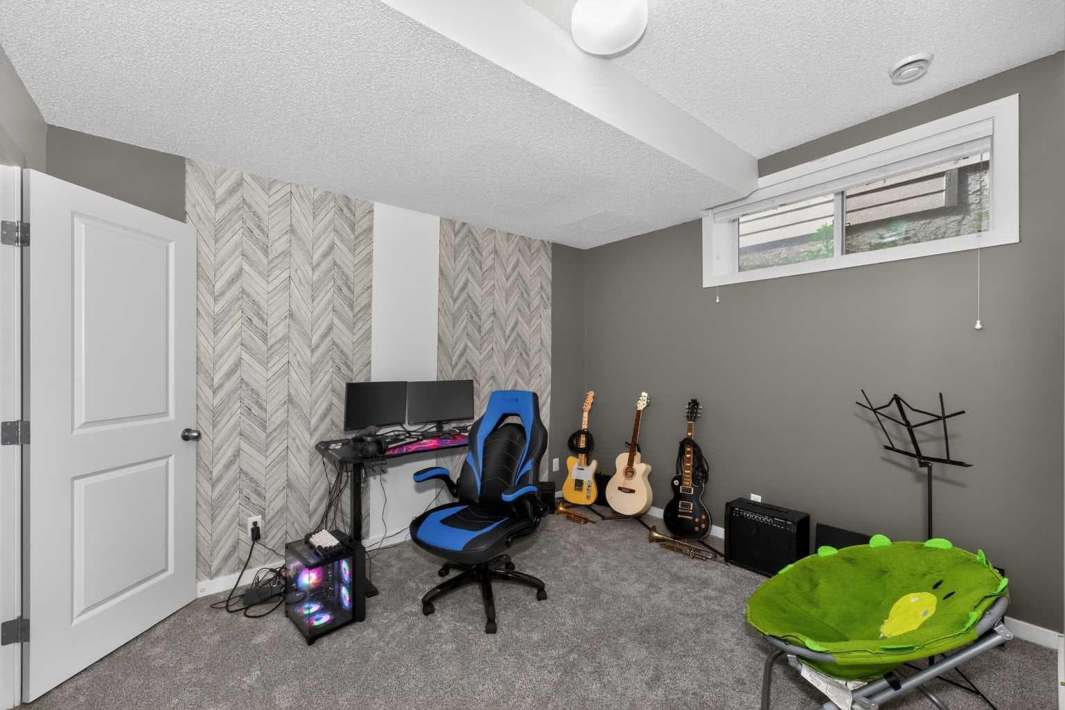158 Masters Point SE