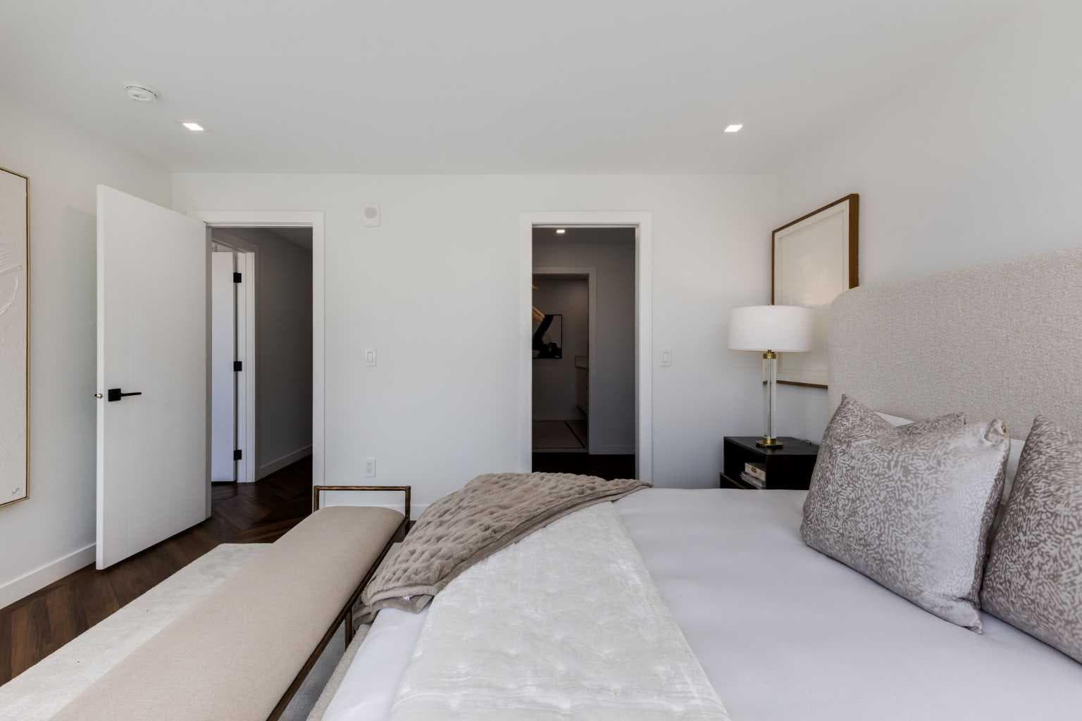 104, 8445 Broadcast Avenue SW