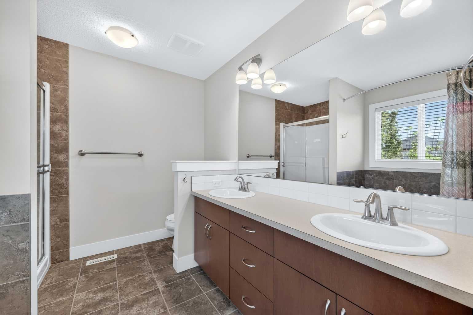 127 Legacy Circle SE