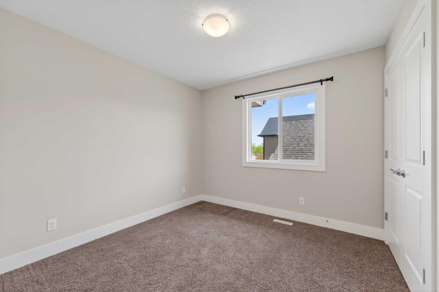 127 Legacy Circle SE