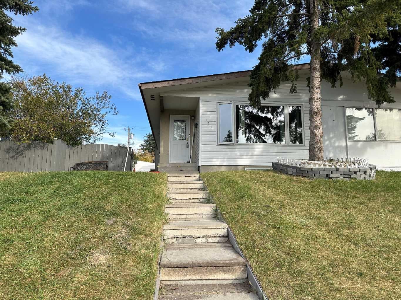 121 Huntford Close NE