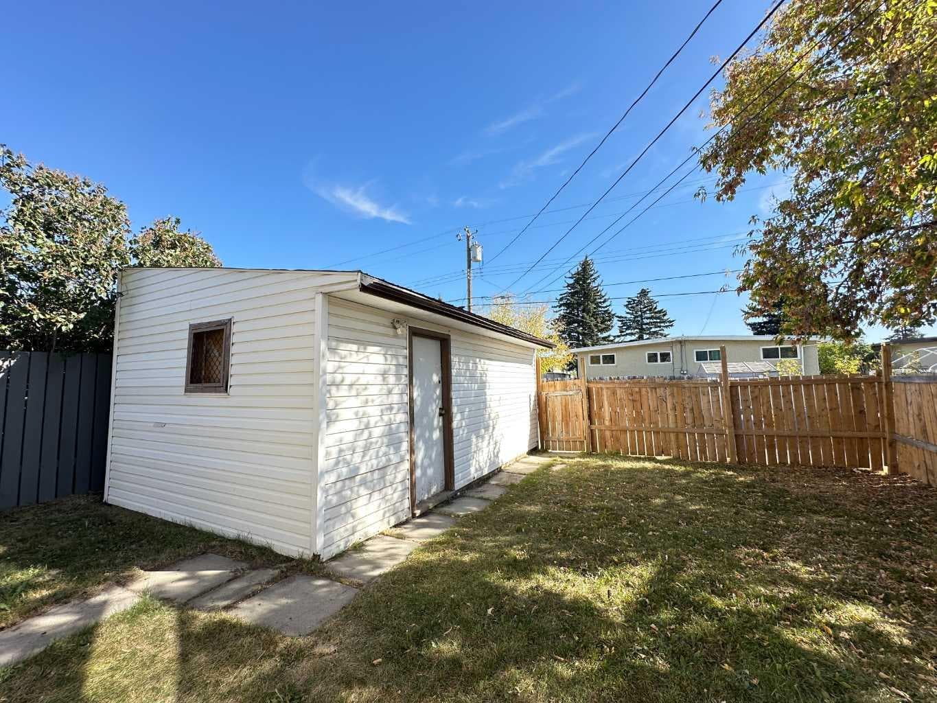 121 Huntford Close NE