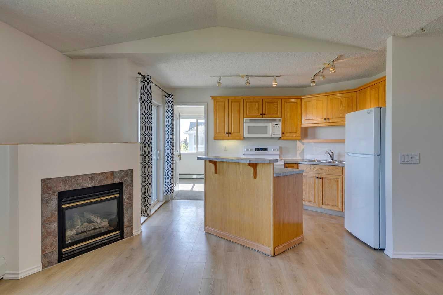 301, 7301 Valleyview Park SE