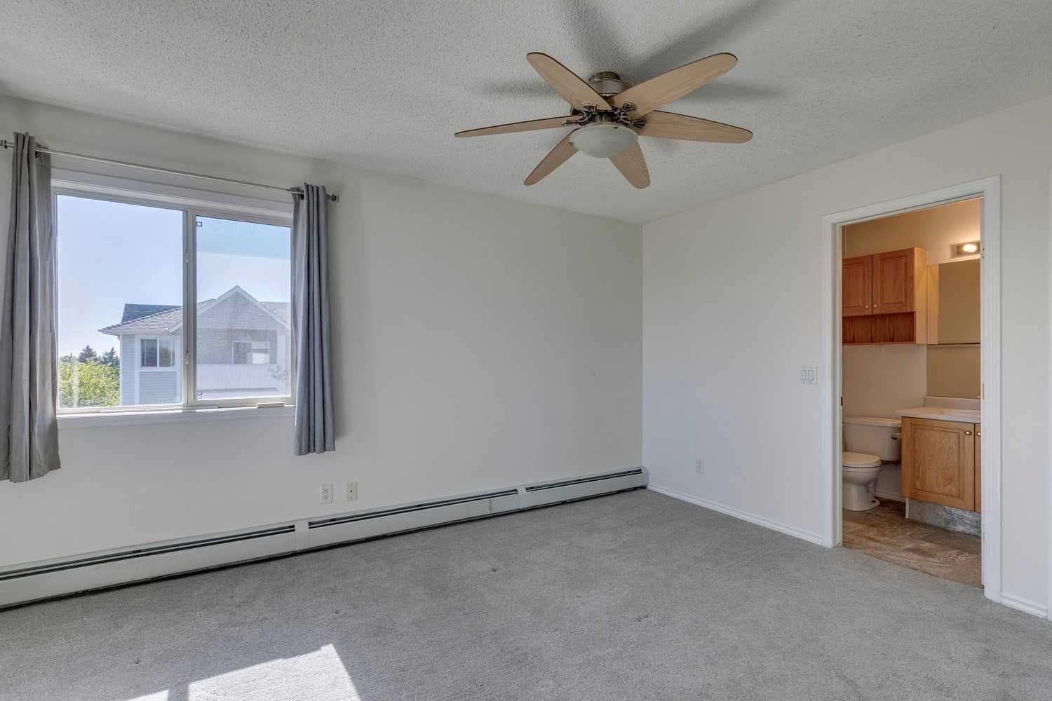 301, 7301 Valleyview Park SE
