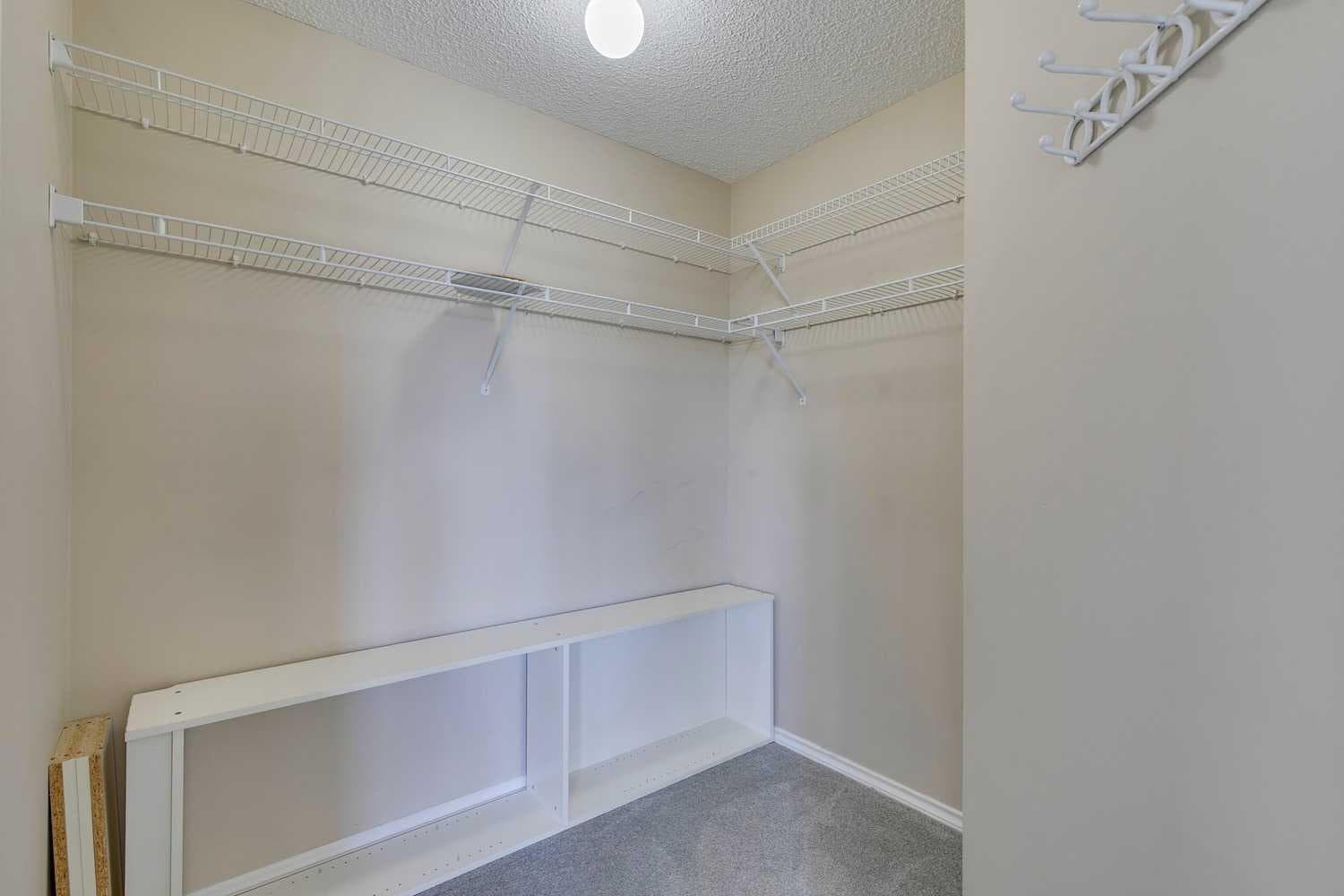301, 7301 Valleyview Park SE