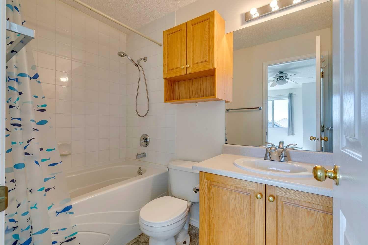 301, 7301 Valleyview Park SE
