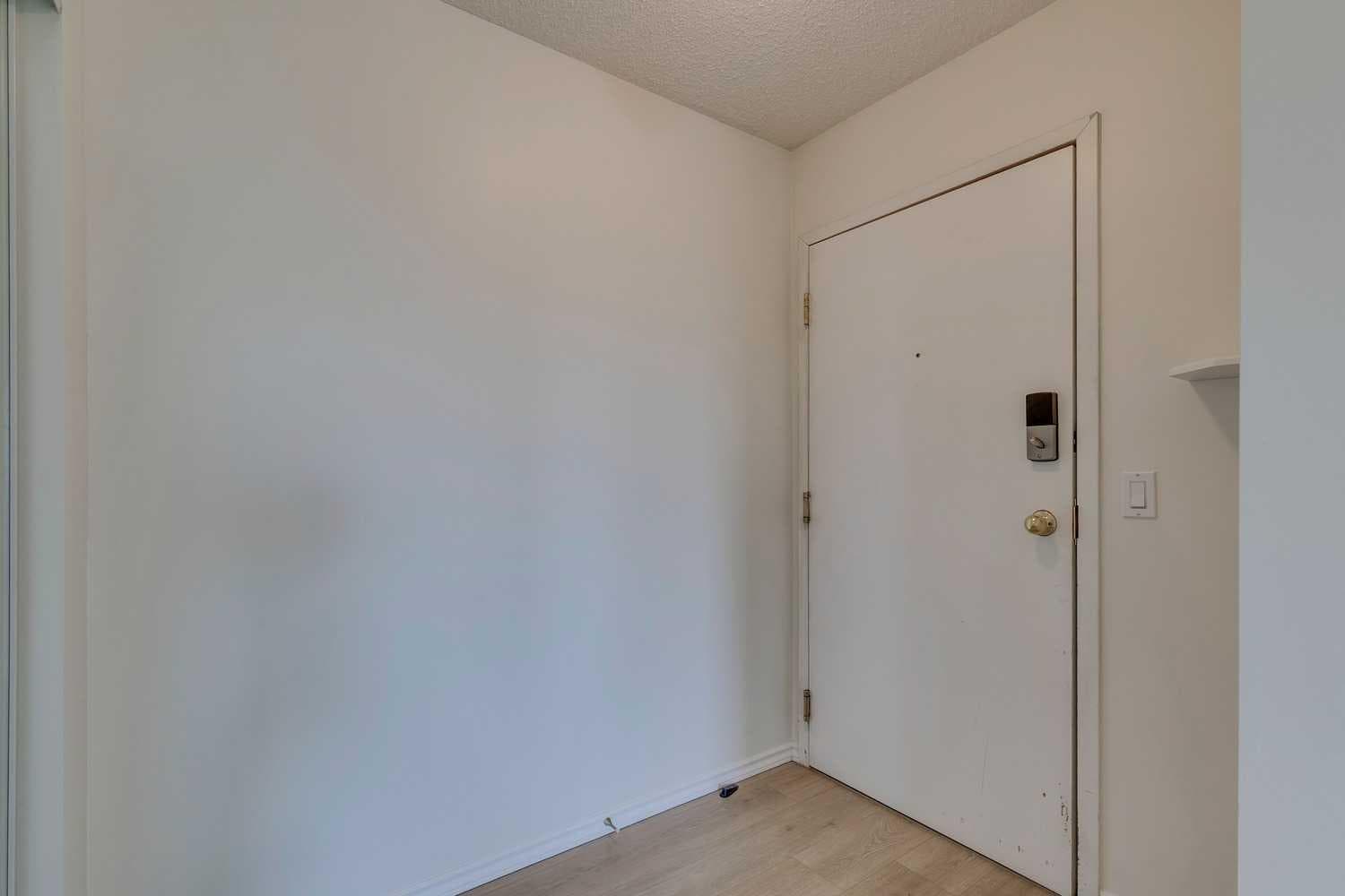301, 7301 Valleyview Park SE