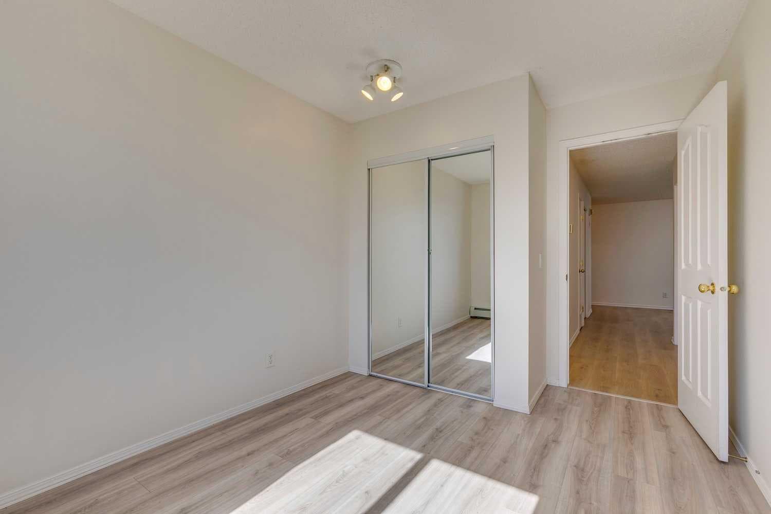301, 7301 Valleyview Park SE