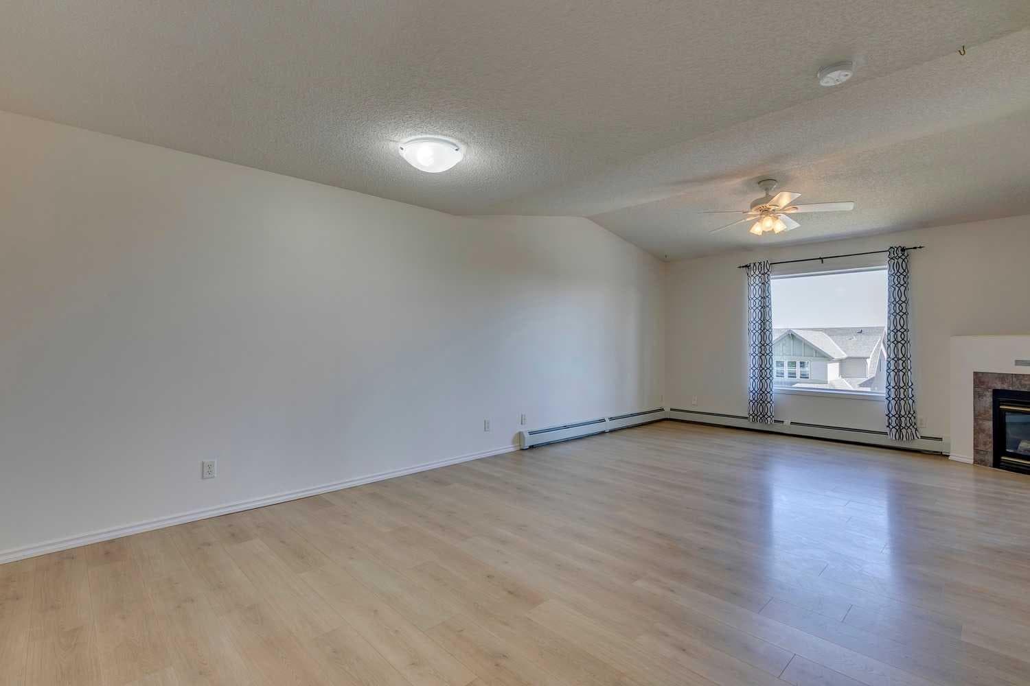 301, 7301 Valleyview Park SE