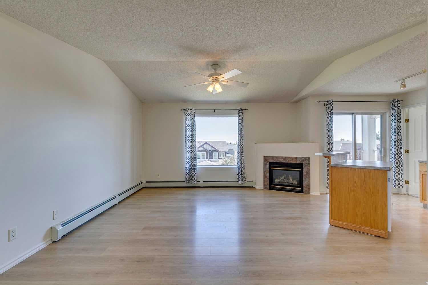 301, 7301 Valleyview Park SE