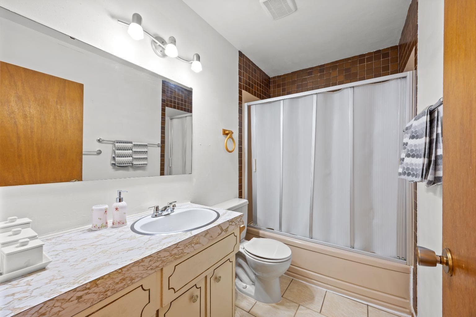1307 Radisson Drive SE