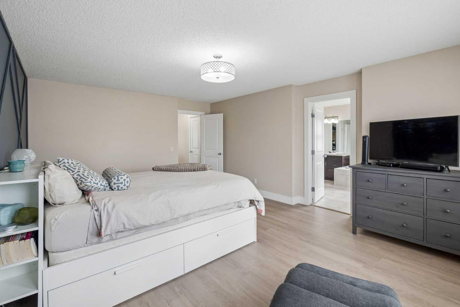 45 Mahogany Terrace SE