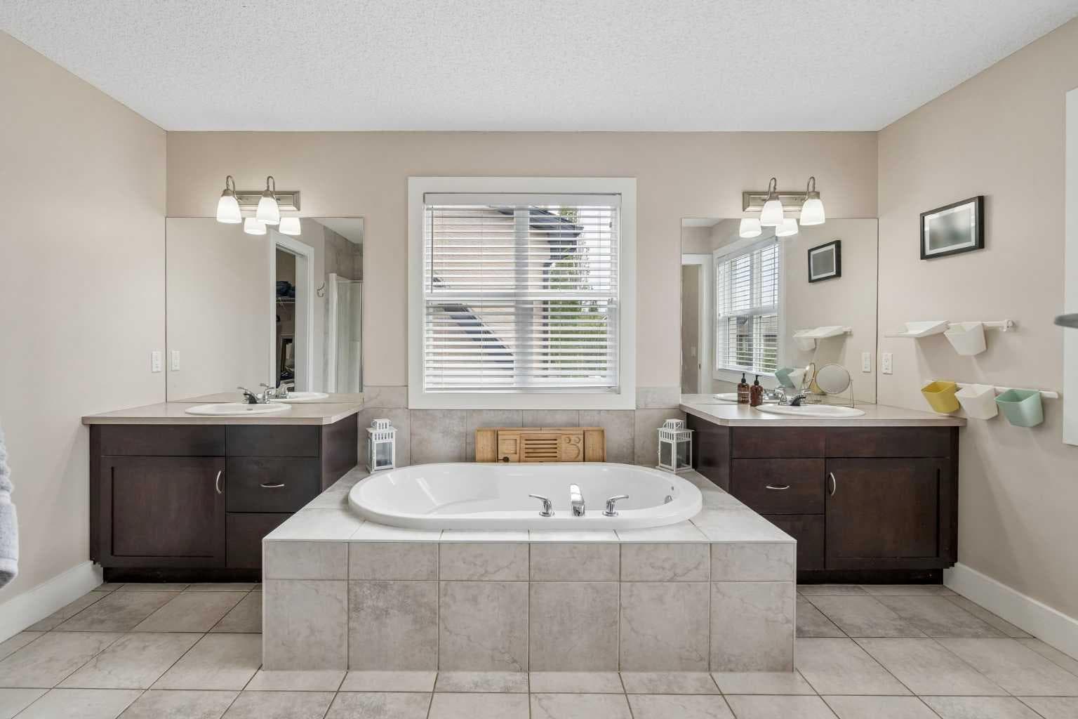 45 Mahogany Terrace SE