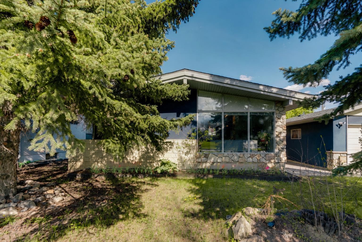 6316 Crowchild Trail SW