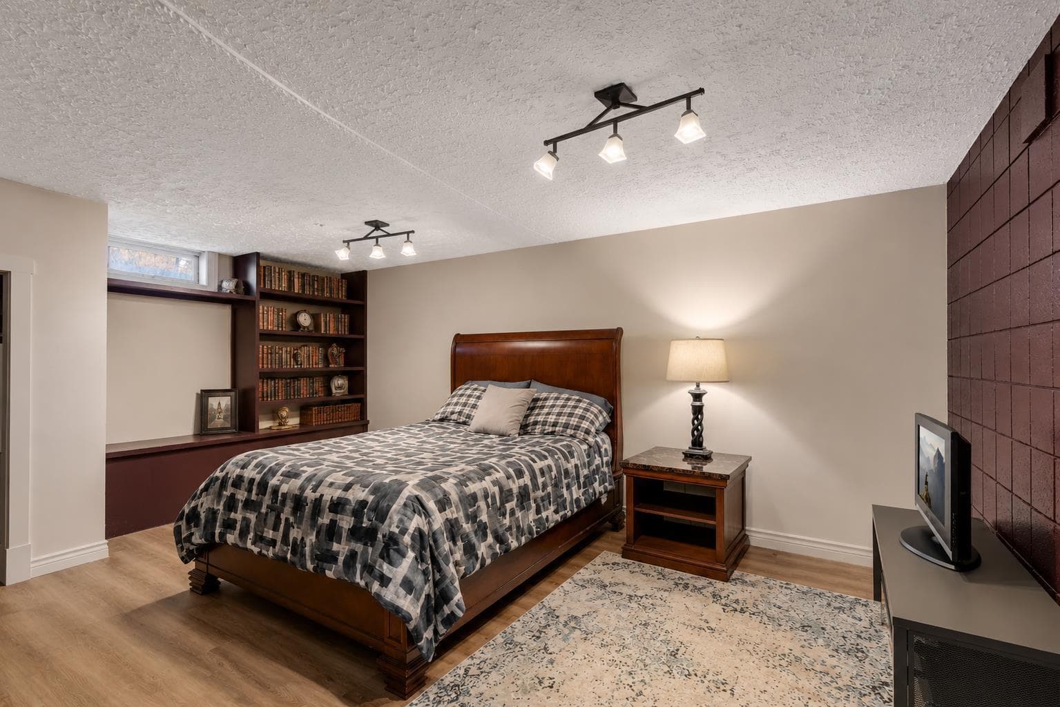 6316 Crowchild Trail SW