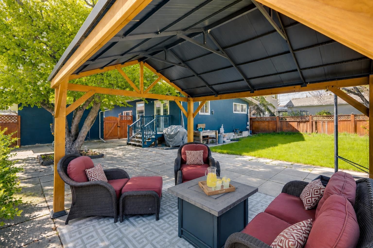 6316 Crowchild Trail SW