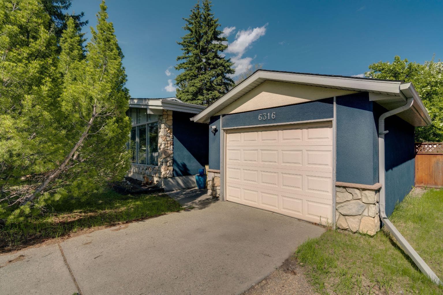 6316 Crowchild Trail SW