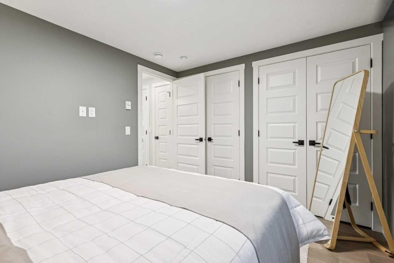 110, 63 Belmont Passage SW