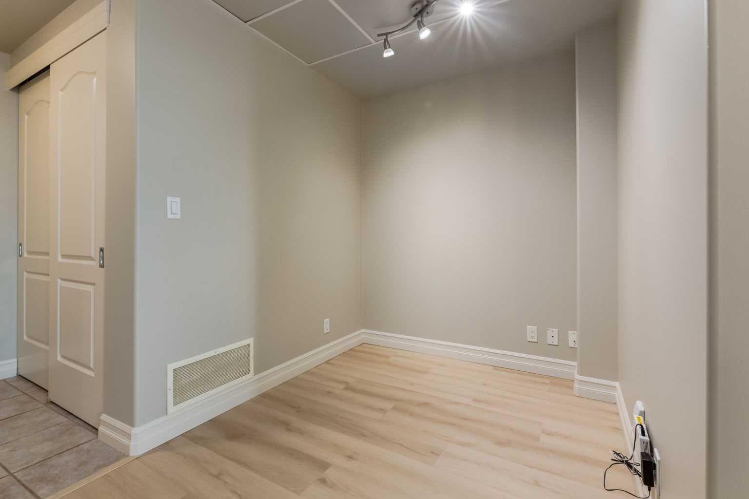2104, 836 15 Avenue SW