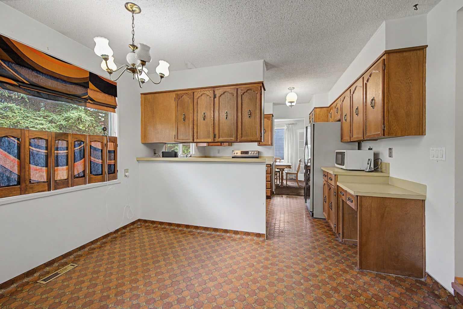 1032 Varsity Estates Drive NW