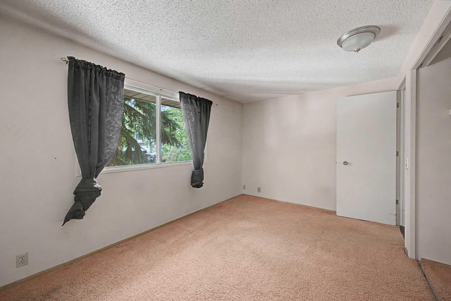 1032 Varsity Estates Drive NW