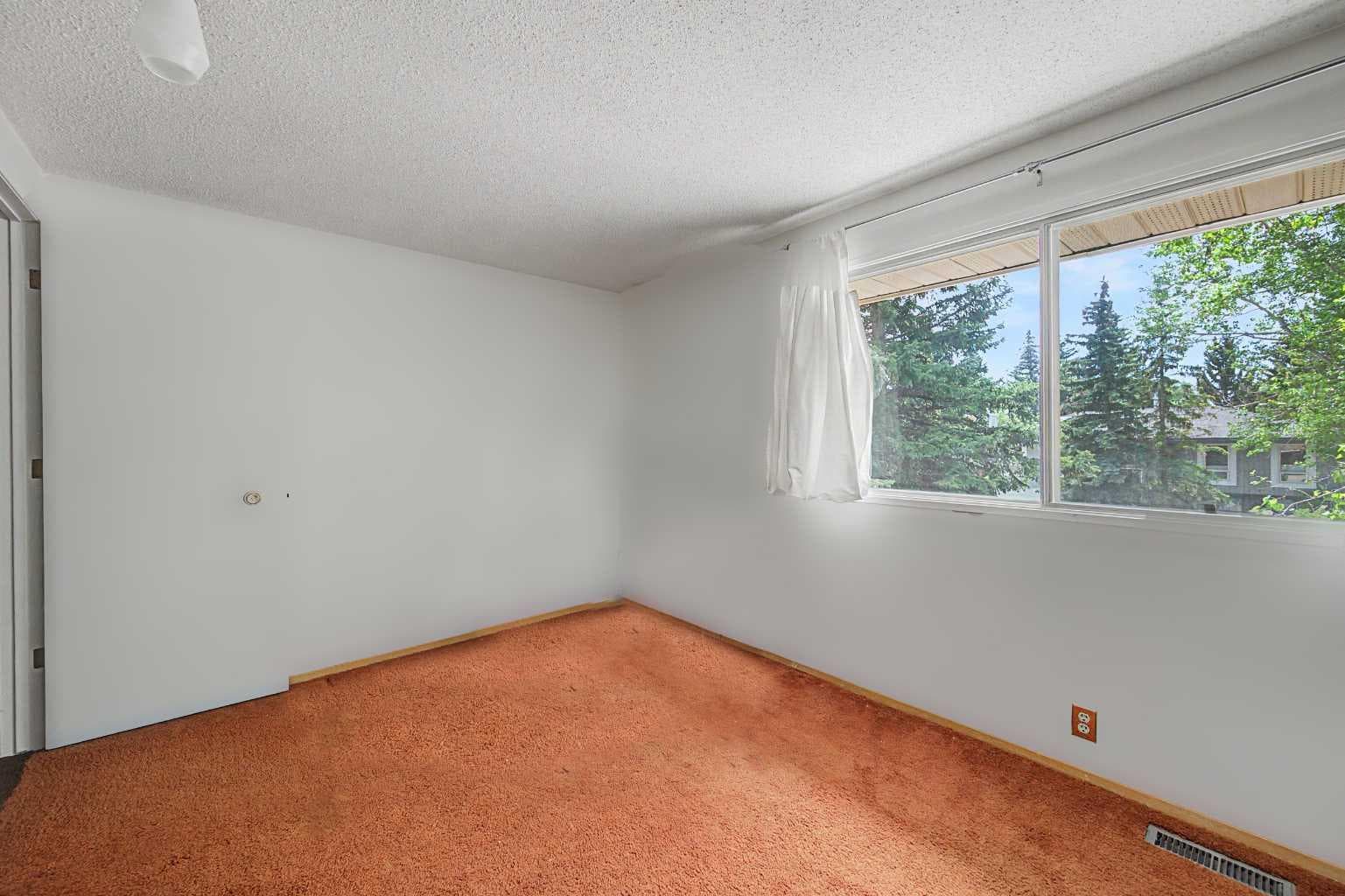 1032 Varsity Estates Drive NW