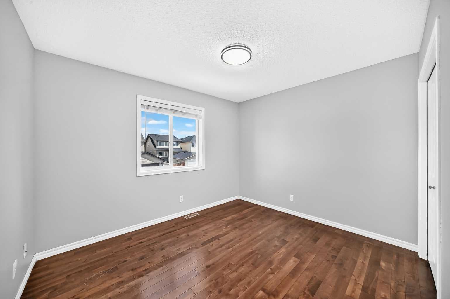 16 Skyview Springs Road NE