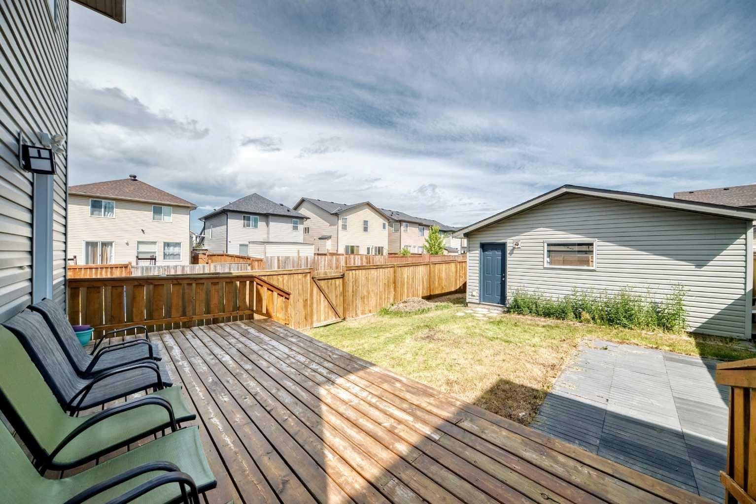 16 Skyview Springs Road NE