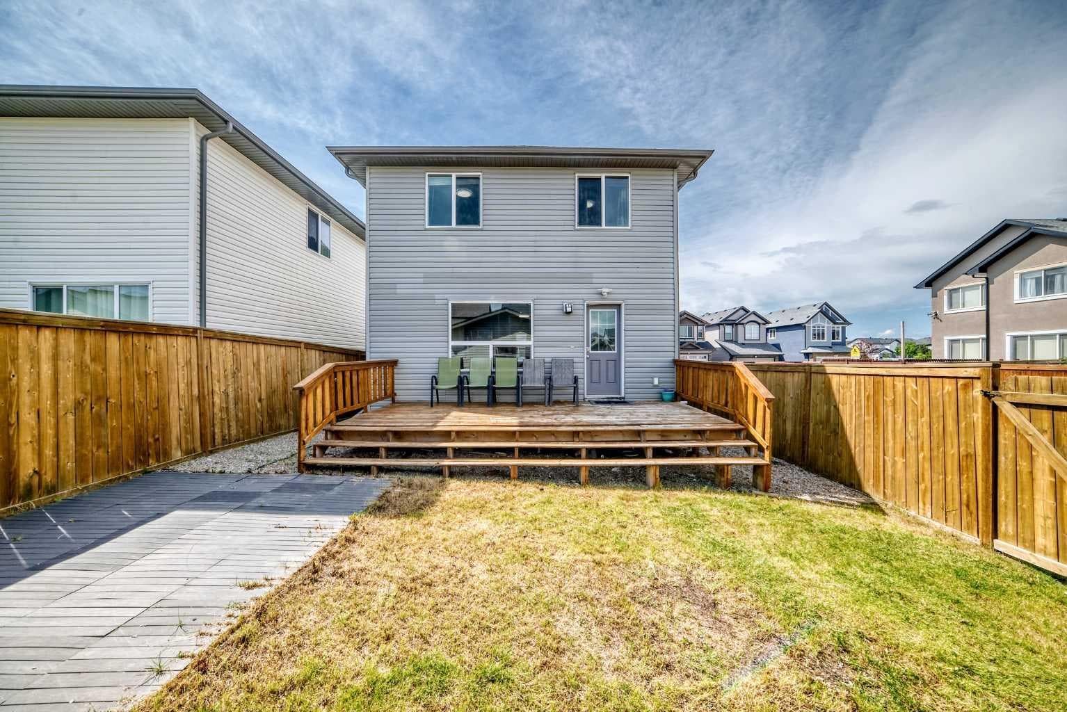 16 Skyview Springs Road NE