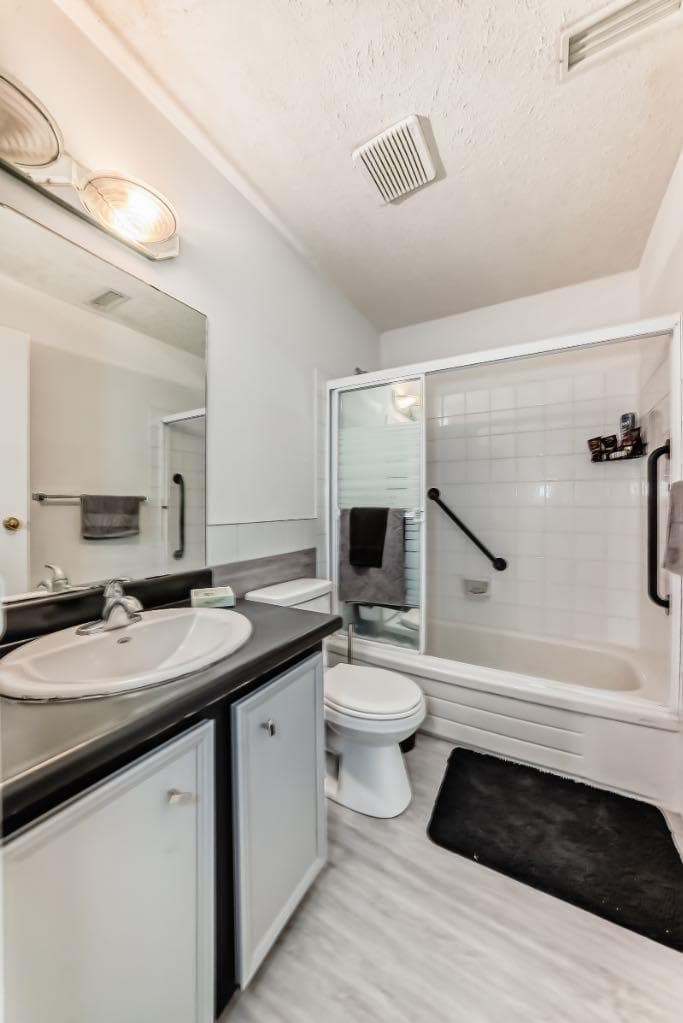 51 Cedar Springs Gardens SW
