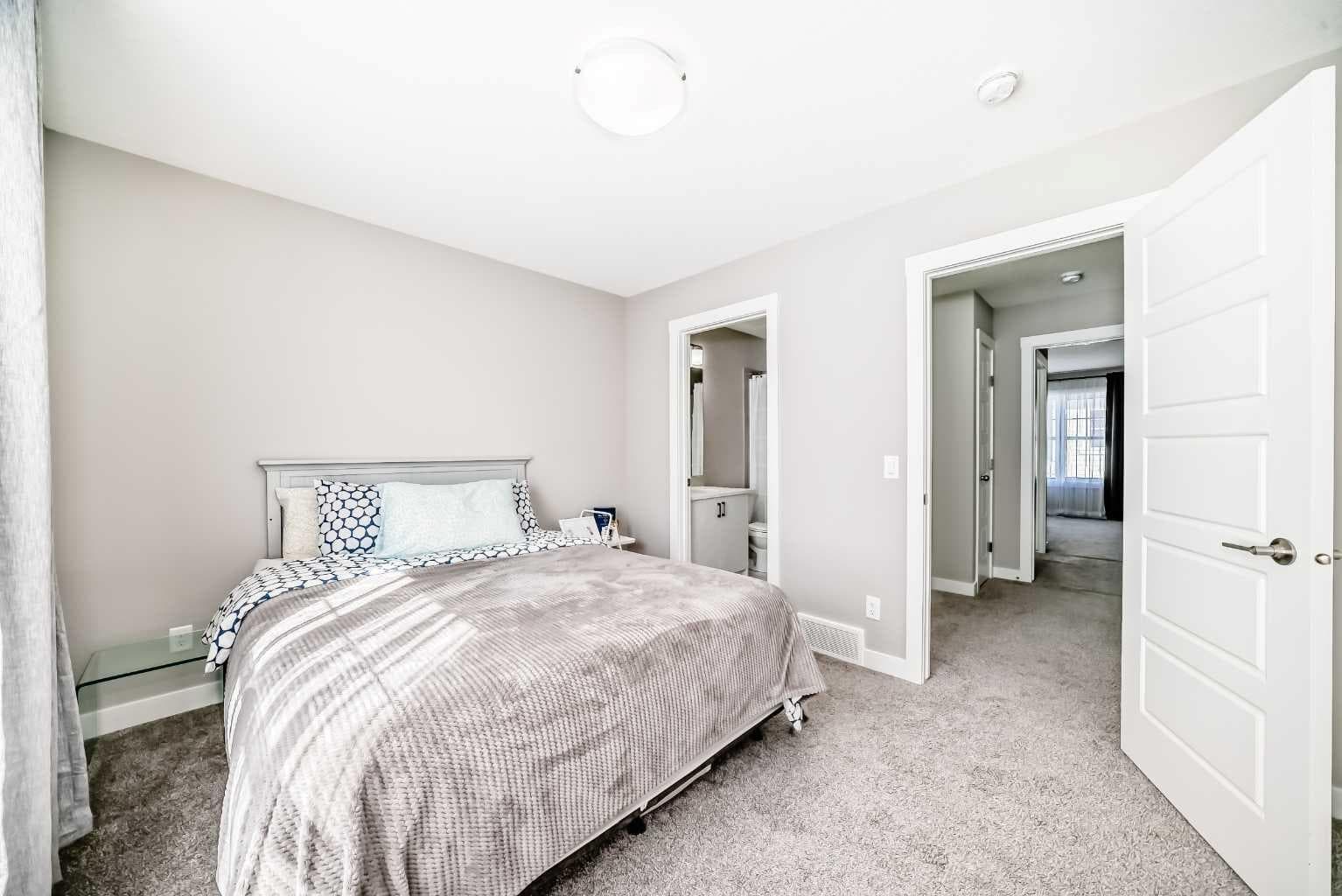 410 Cranbrook Walk SE