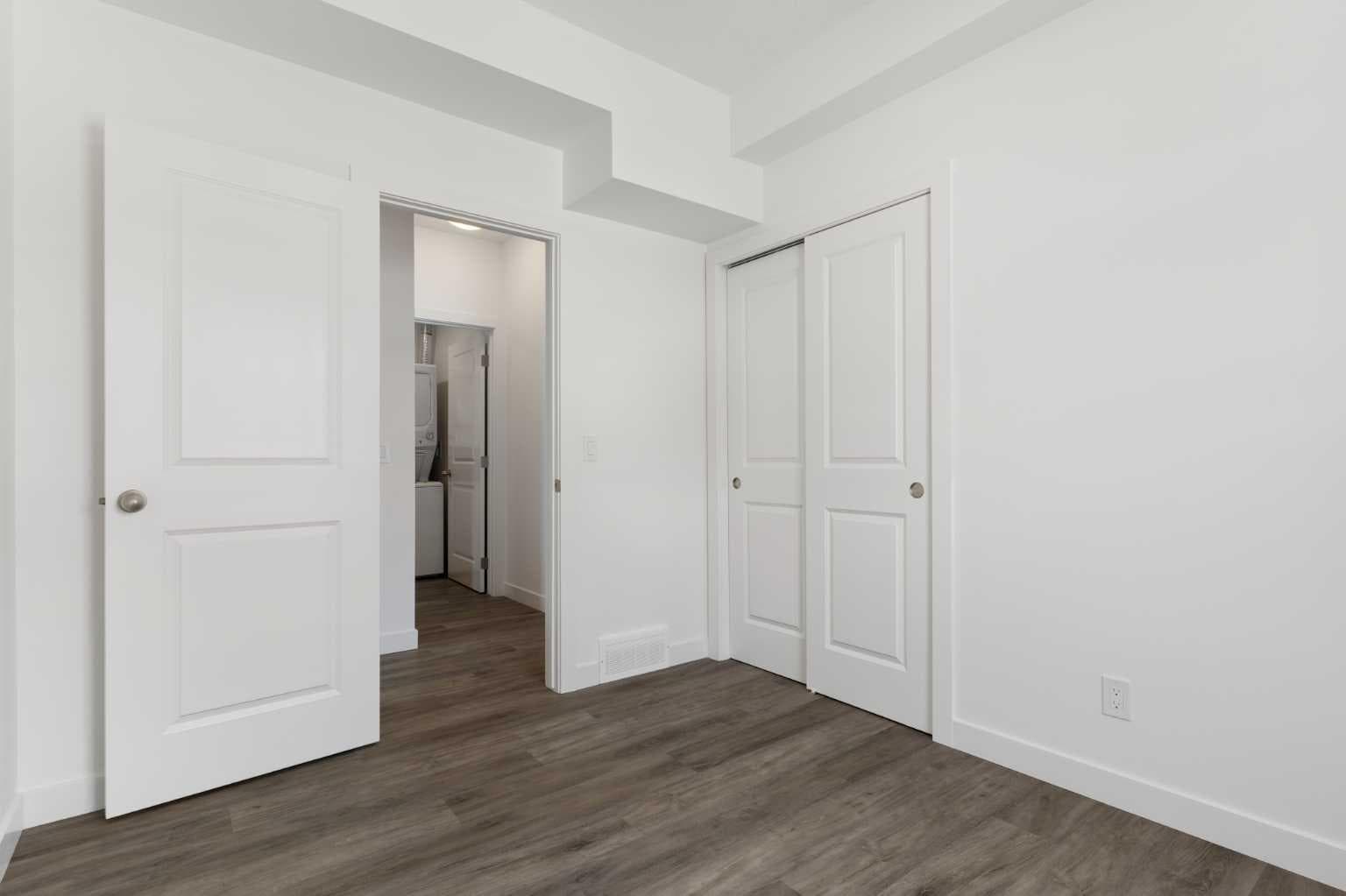 401, 24 Rivercrest Drive 