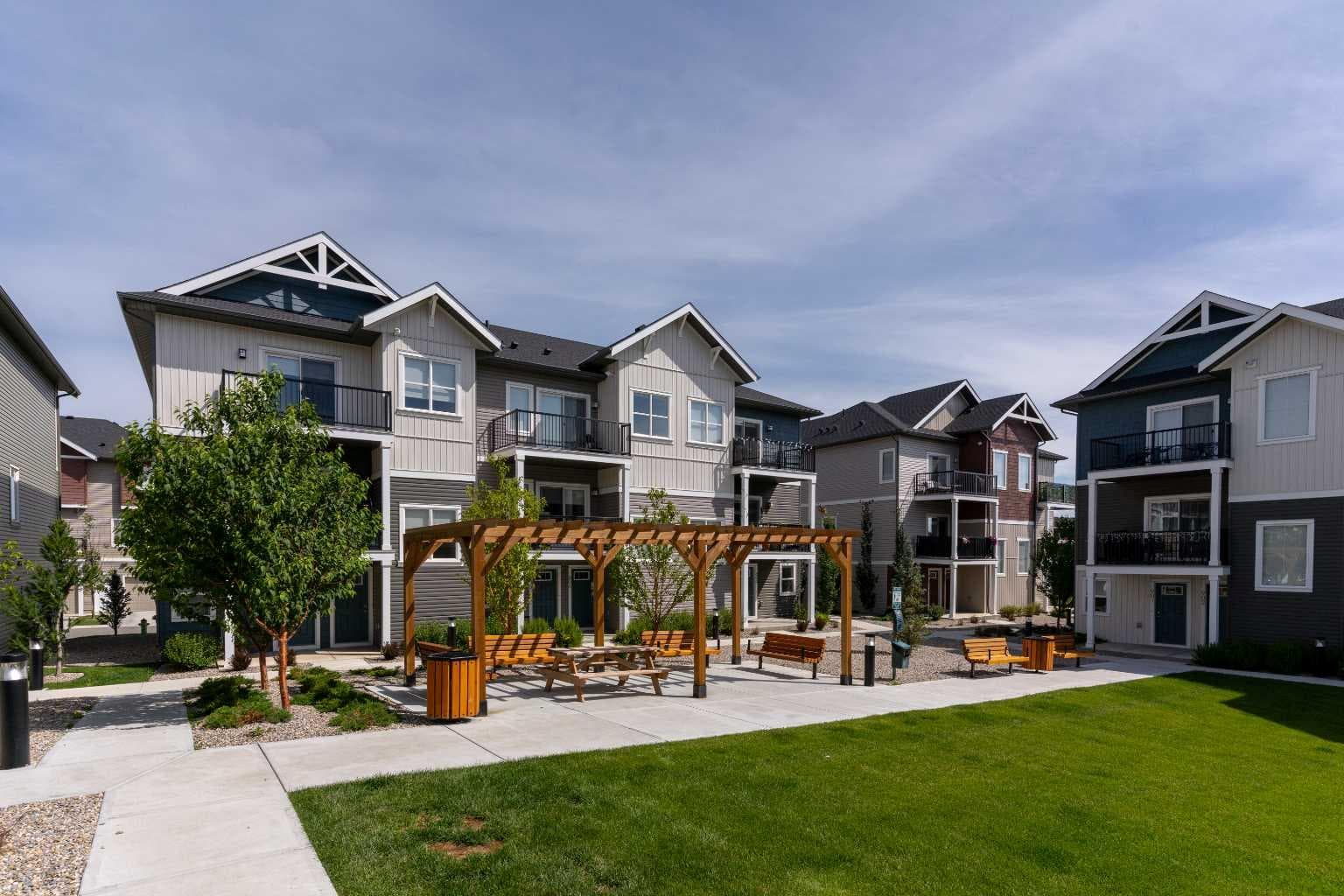 401, 24 Rivercrest Drive 