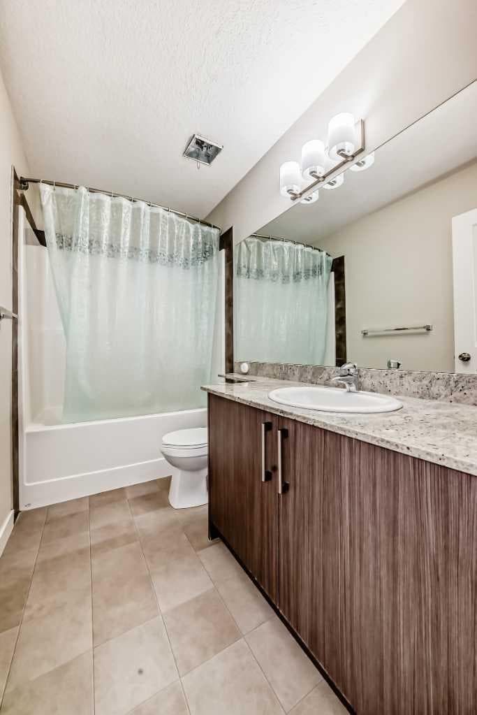 115, 300 Marina Drive 