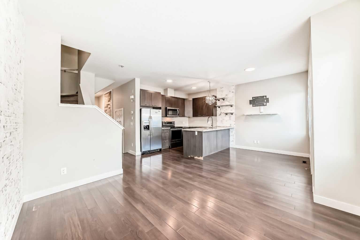115, 300 Marina Drive 